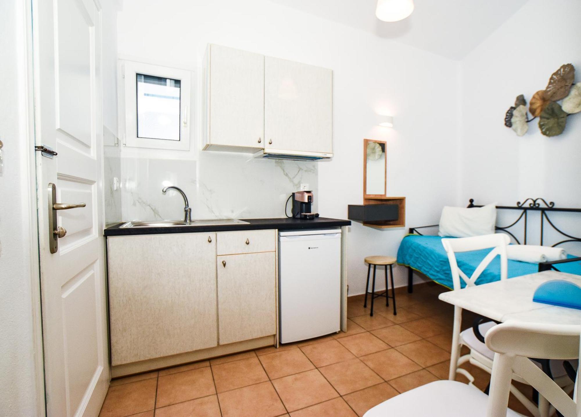 Celeste Apartments Орнос Экстерьер фото